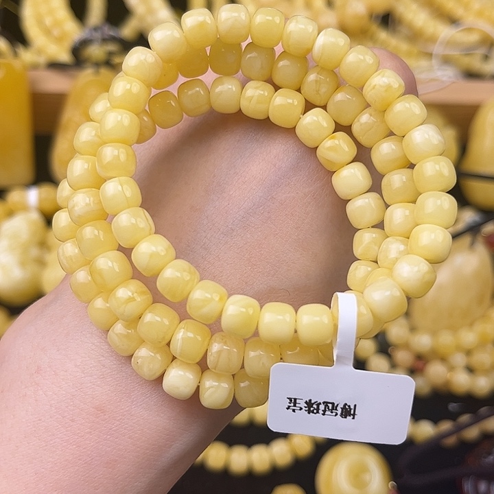 琥珀未镶嵌颈饰琥珀。多样性发其一