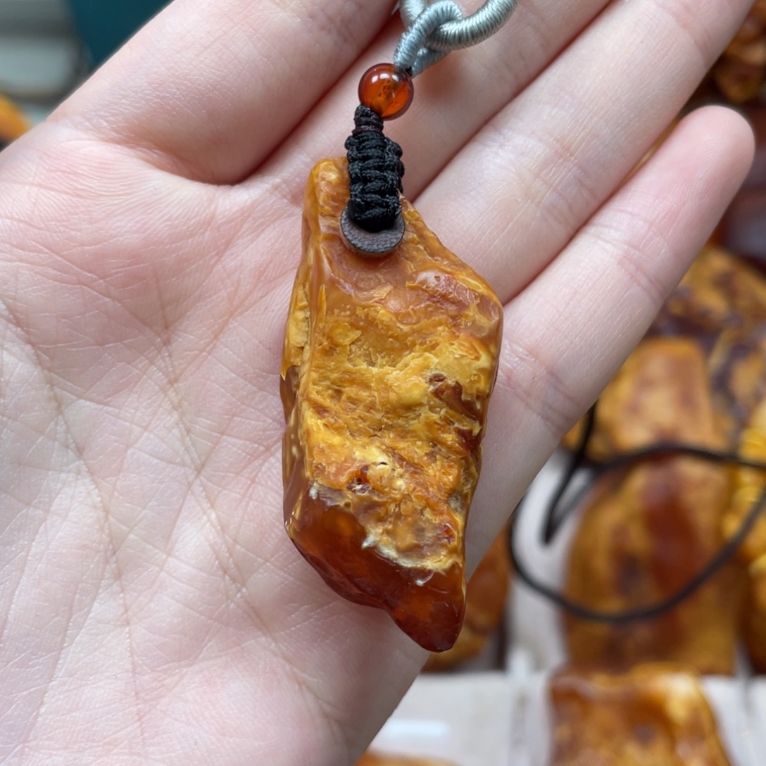 琥珀珠宝奇石未镶嵌
