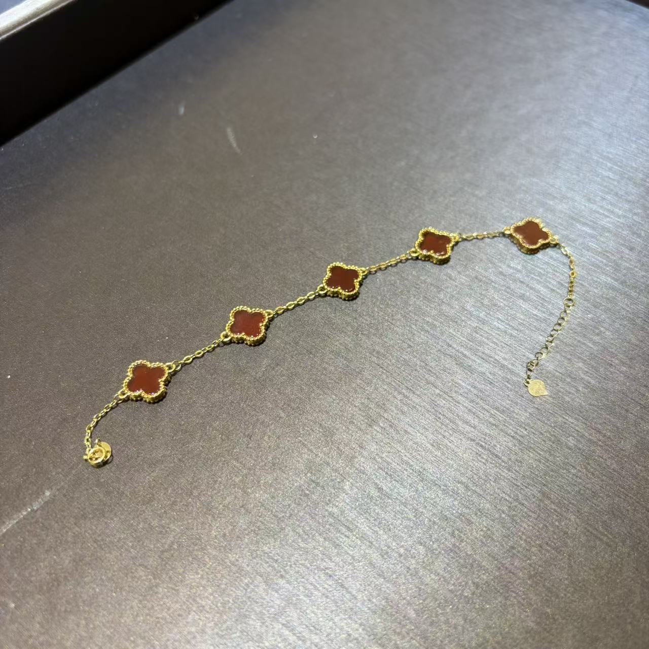 【鑫兆福】18K金红四叶草手链经典女款SL032