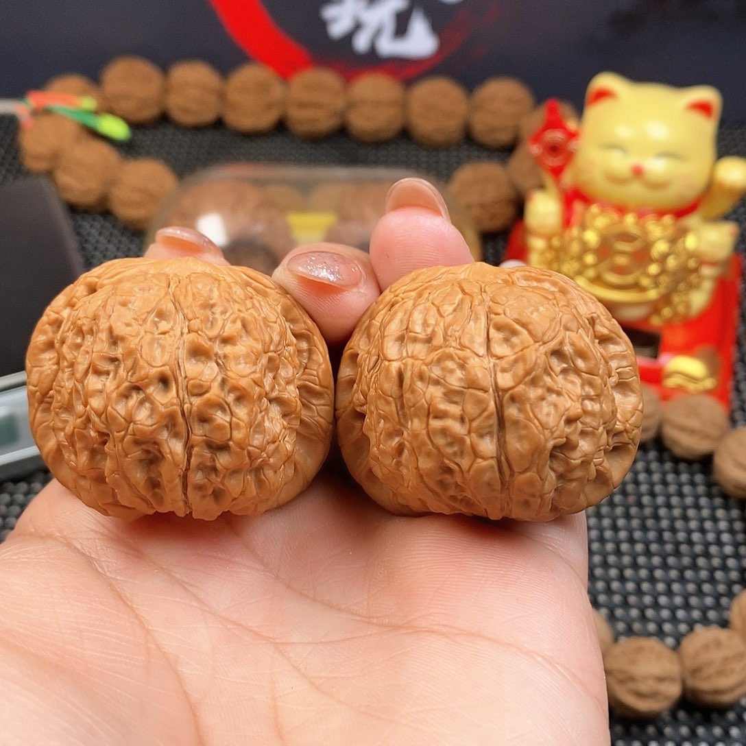 文玩核桃吊坠42尺血麒麟