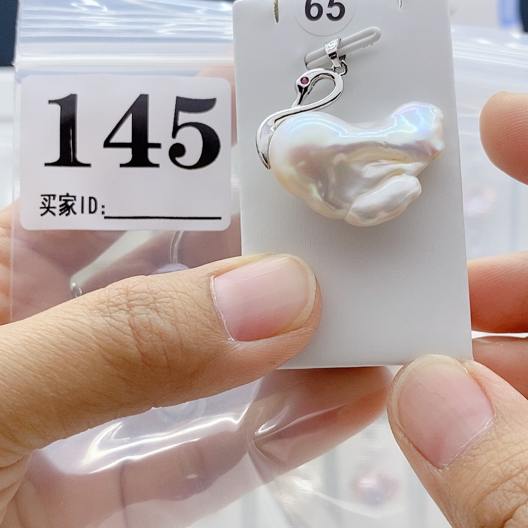 钛钢颈饰淡水珍珠