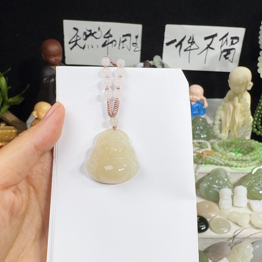 吴***姐和田玉未镶嵌颈饰