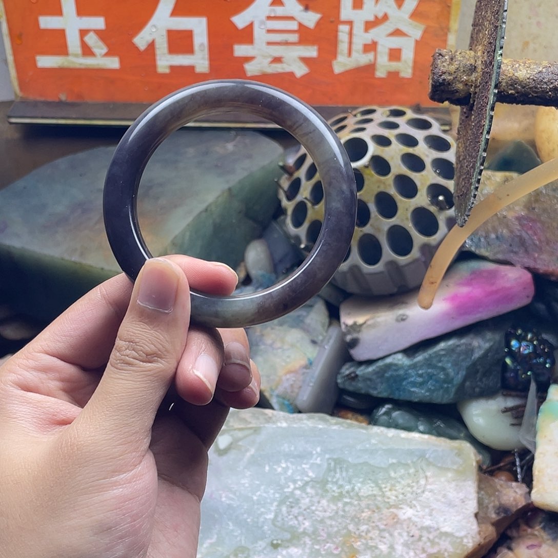 小***训和田玉未镶嵌颈饰