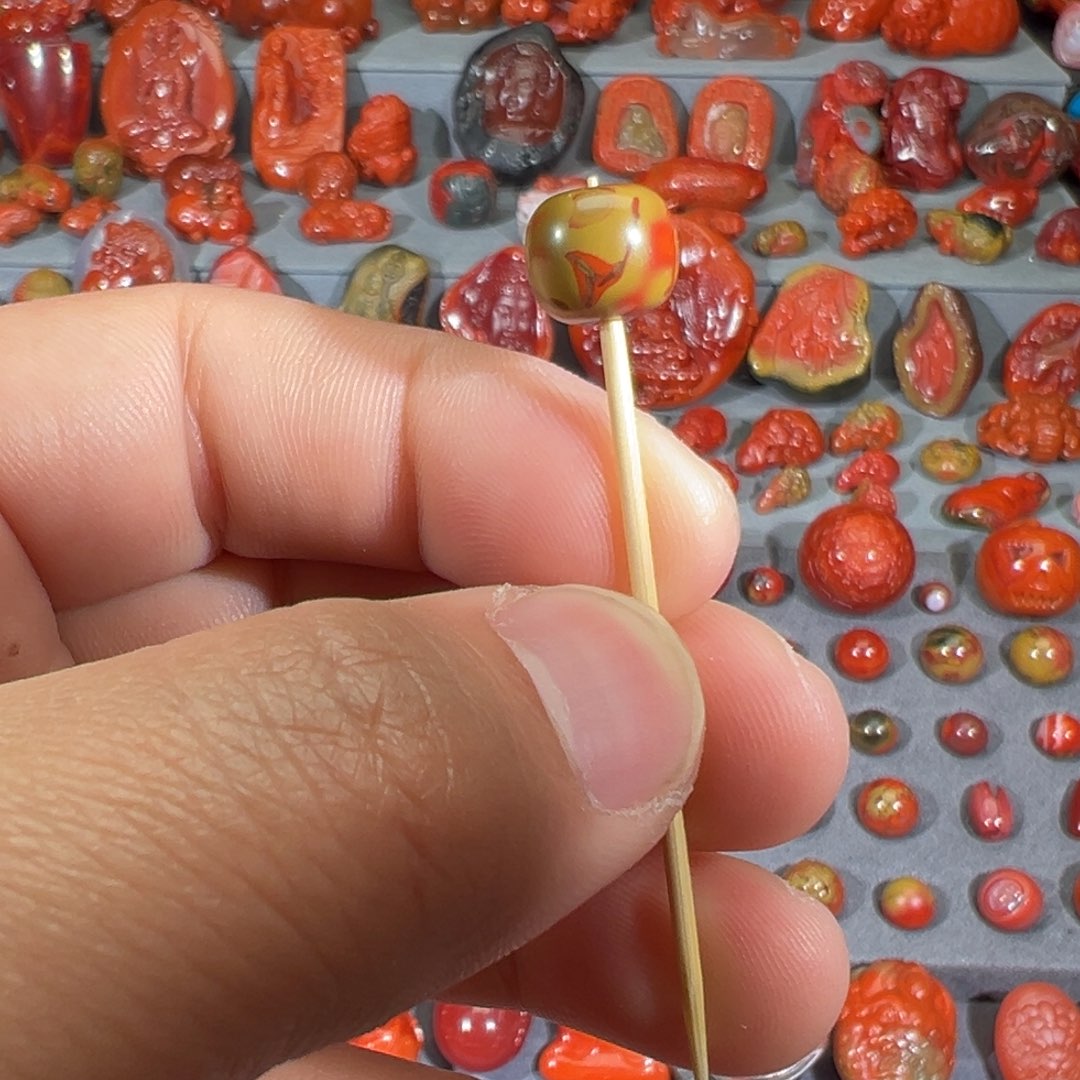 南红玛瑙未镶嵌9.8*8.6mm老型