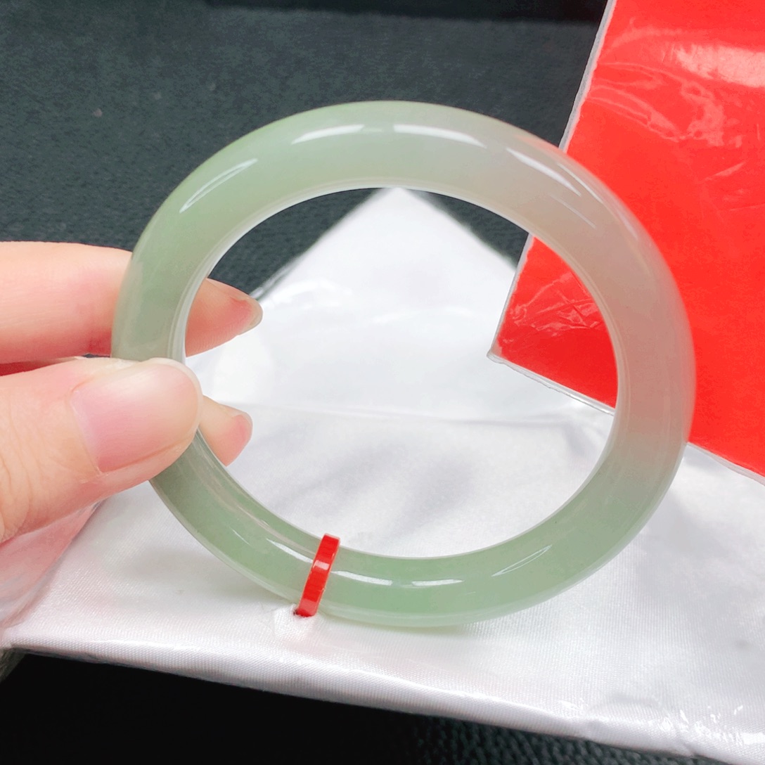 翡翠未镶嵌手镯55圈