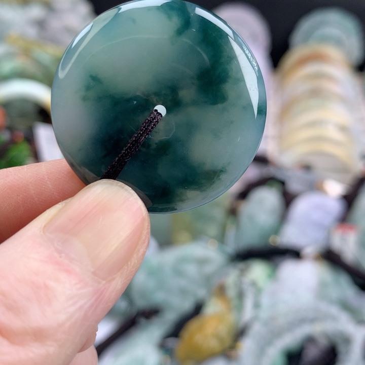 翡翠颈饰未镶嵌南*！吊坠