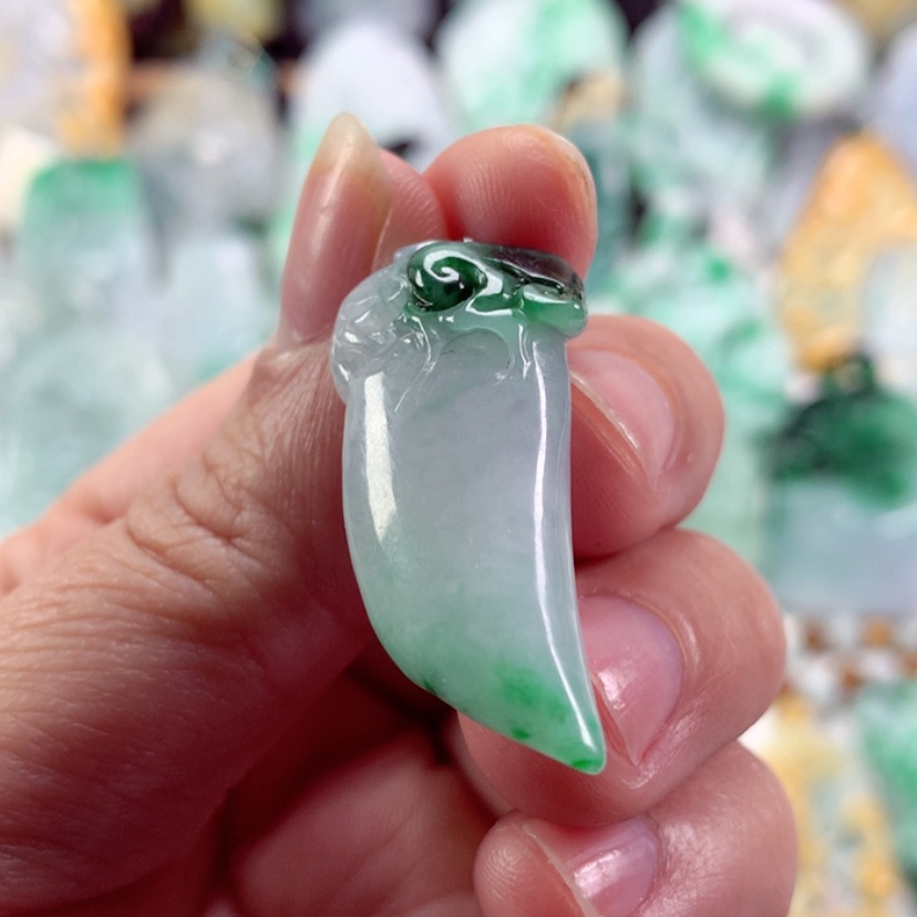 【闪购商品】翡翠吊坠(不含链)未镶嵌