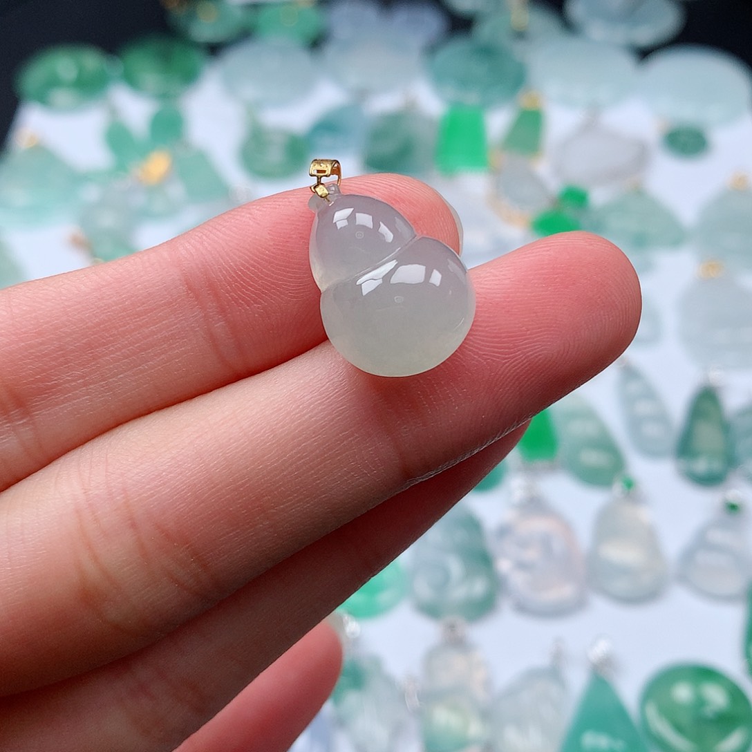 翡翠颈饰18K金镶嵌天然翡翠