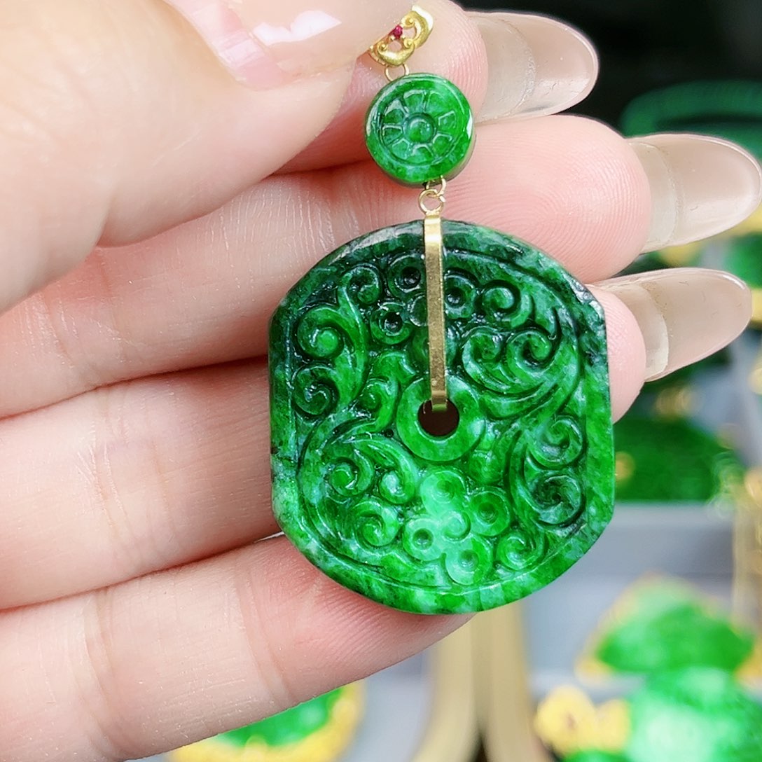 翡翠颈饰18K金镶嵌吊坠