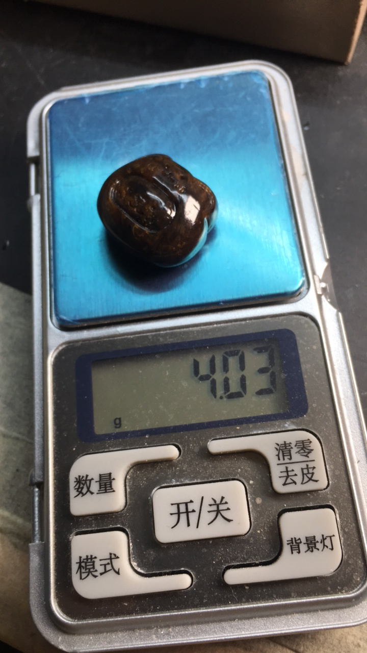 天然根破熊头吊坠