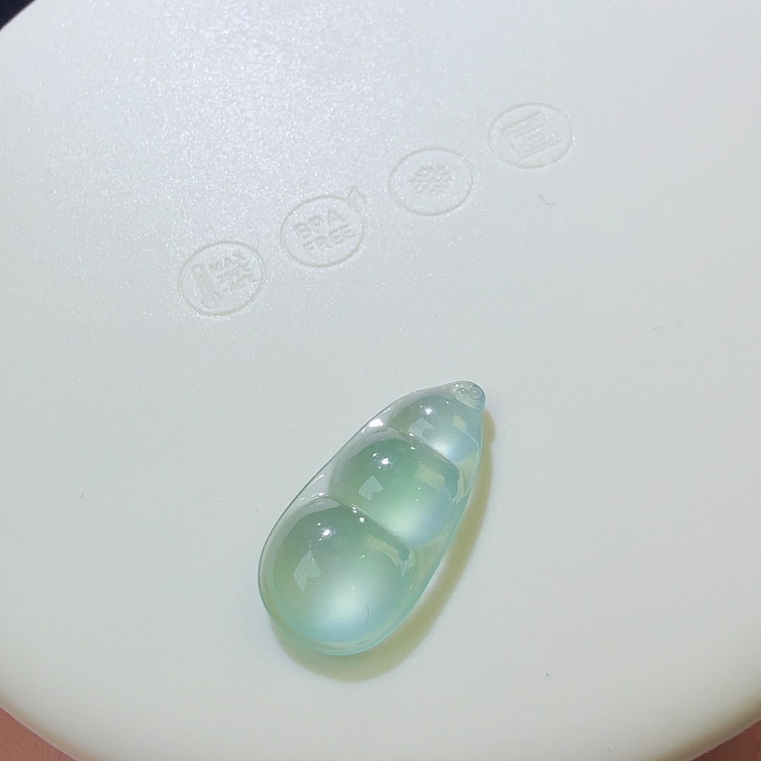 翡翠裸石高冰豆子
