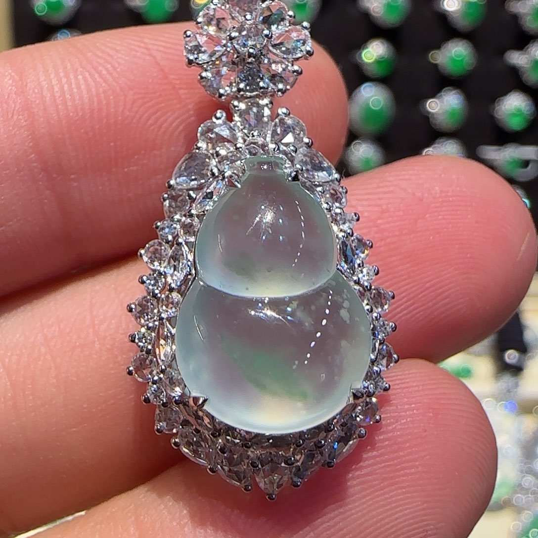 翡翠吊坠(不含链)18K金镶嵌吊坠