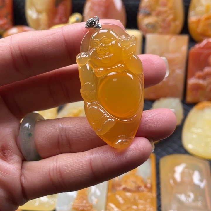 石英质玉（黄龙玉）颈饰未镶嵌