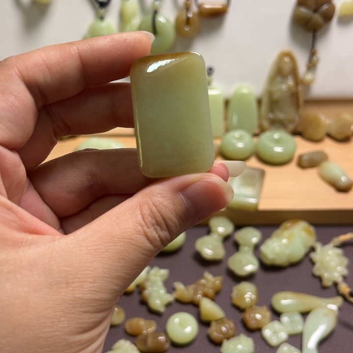 美***奂和田玉未镶嵌颈饰