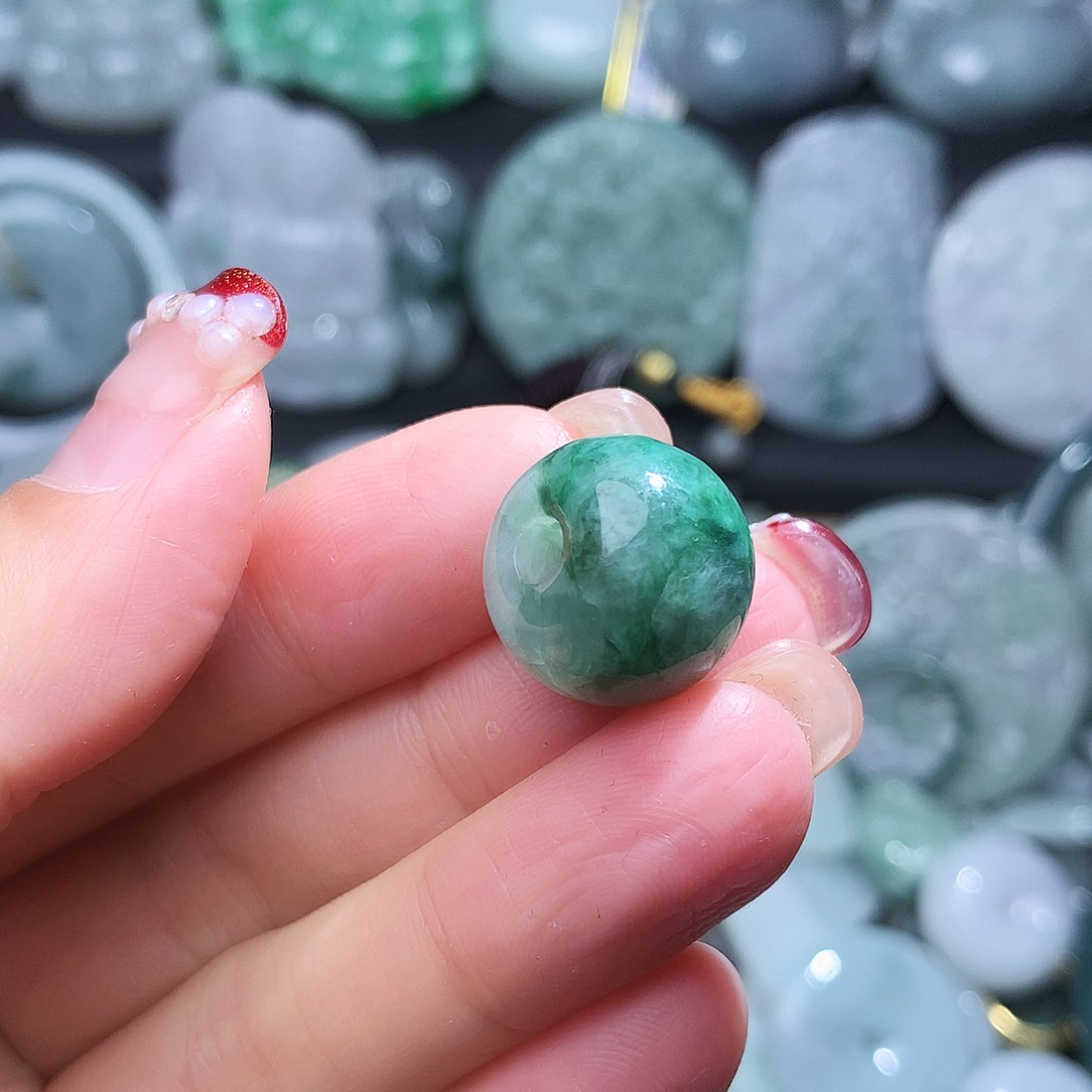 翡翠颈饰未镶嵌3038。