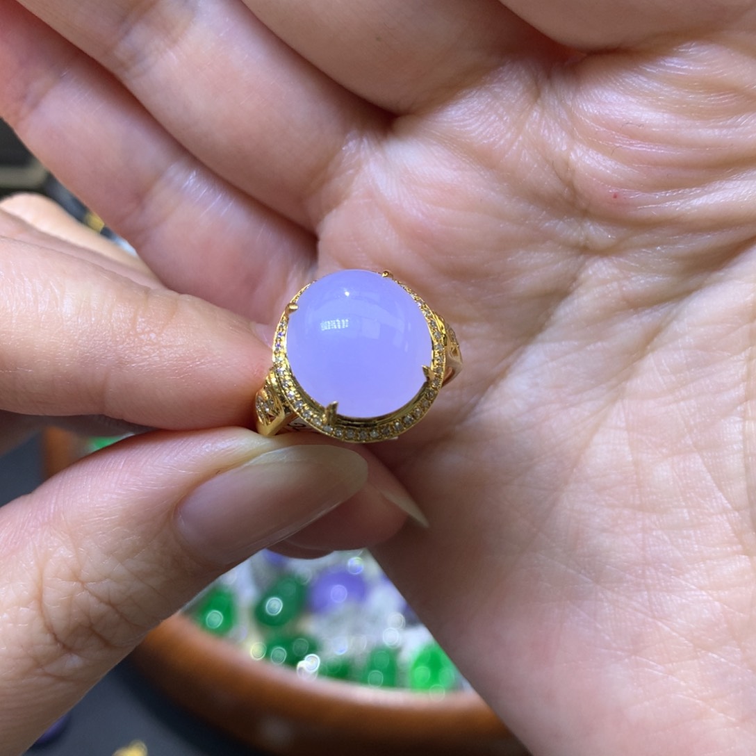 颈饰18K金镶嵌翡翠