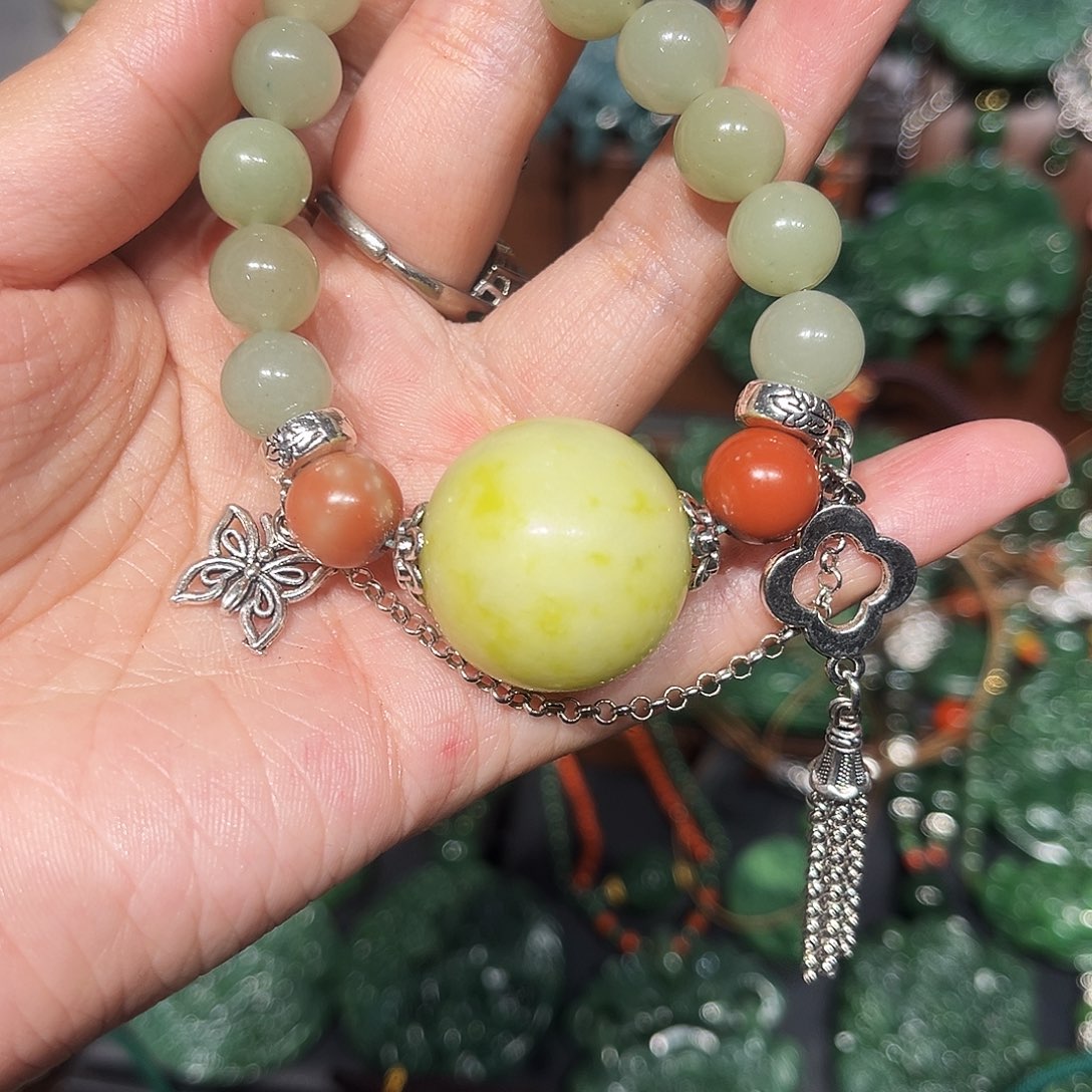 颈饰未镶嵌和田玉（糖玉）