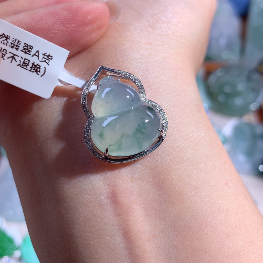 翡翠颈饰18K金镶嵌葫芦强烈推荐