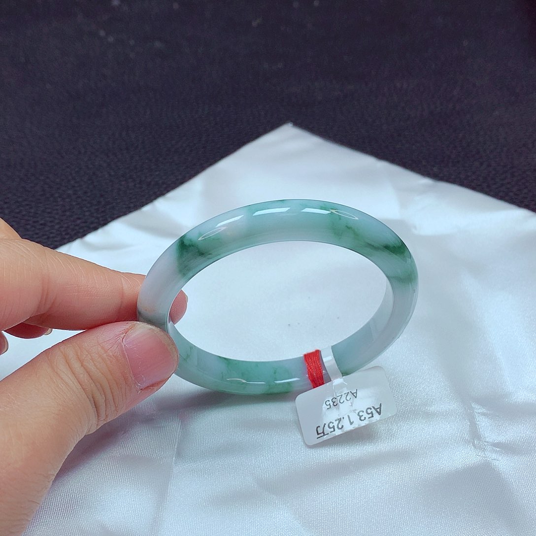 翡翠手镯（圆镯）未镶嵌手镯53