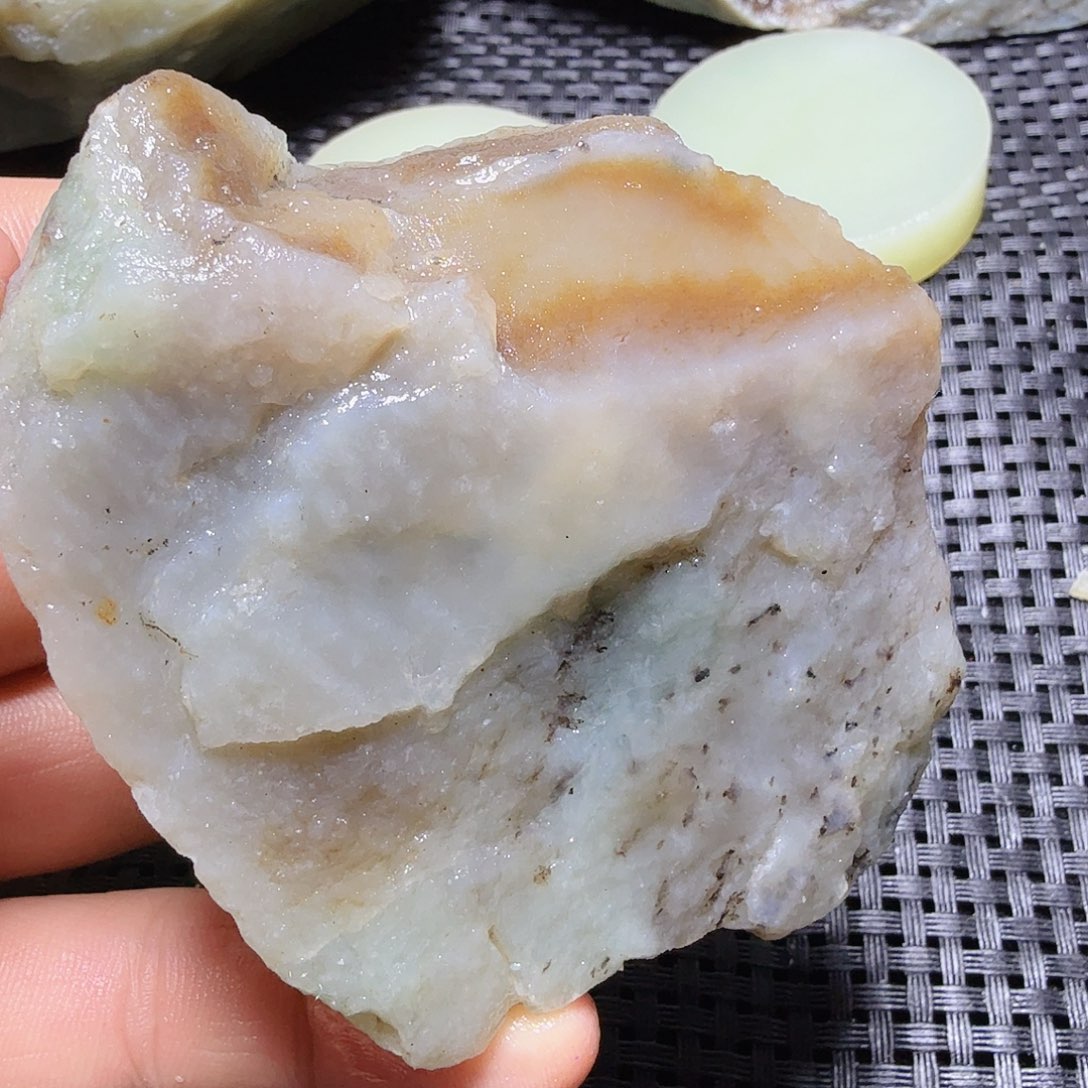 和田玉（糖玉）未镶嵌珠宝半成品