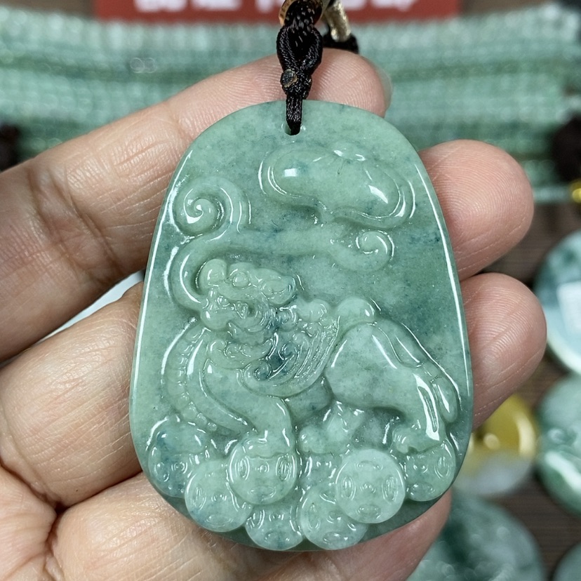 【闪购商品】翡翠颈饰未镶嵌玉吊坠翡翠玉飞天貔貅牌八方来财