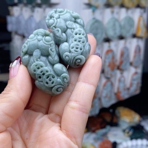 翡翠颈饰未镶嵌翡翠