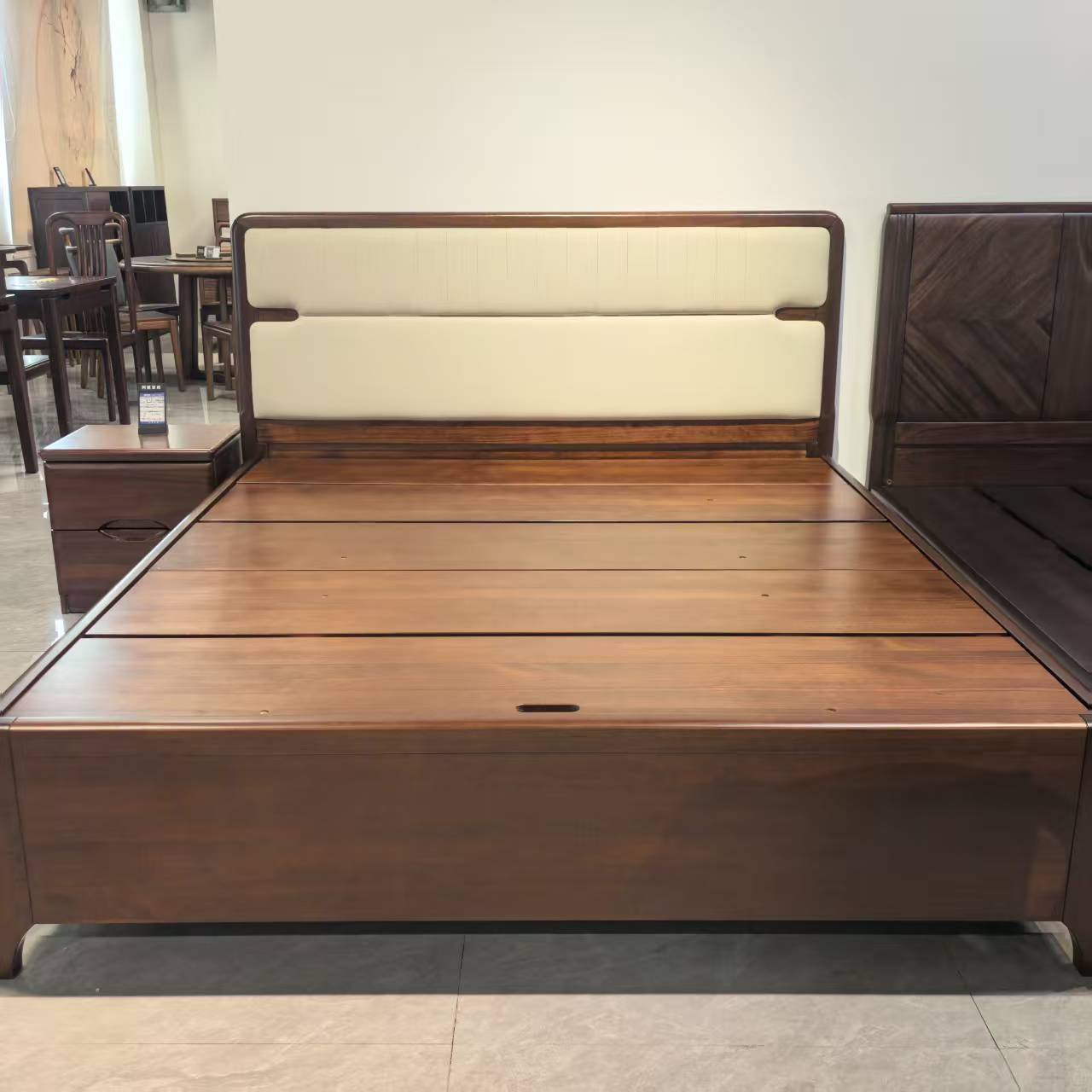 【品牌库存】1800*2000*420 平板胡桃木实木大床新中式软包家用主卧