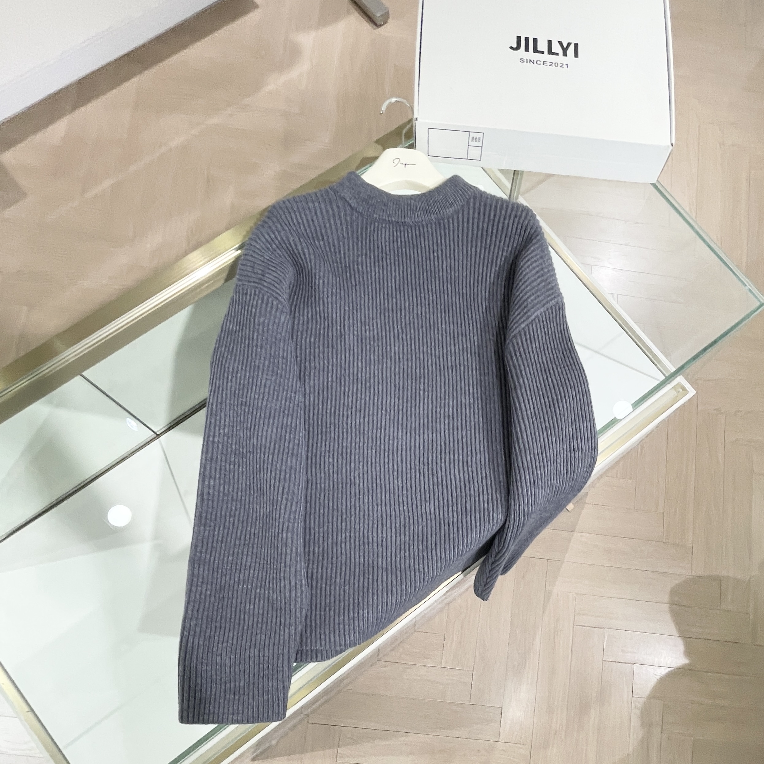 JILLYI珠海店【灰调经典】灰色圆领后颈蝴蝶结丝带少女气质时尚针织