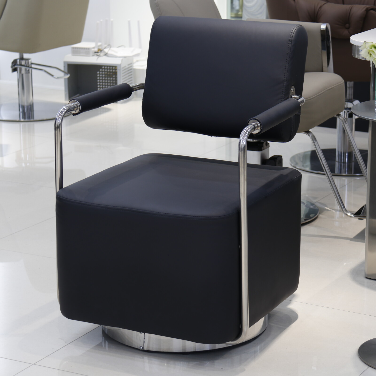 高级烫染椅子发廊剪发椅简约时尚理发店专用座椅可旋转美发店椅子