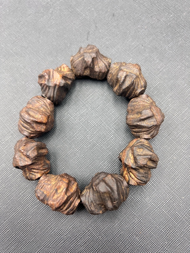 A143沉木随形手串