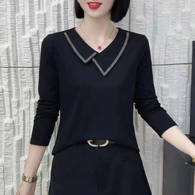 时尚V领打底衫女士内搭秋装新款时髦洋气小衫黑色长袖t恤别致上衣