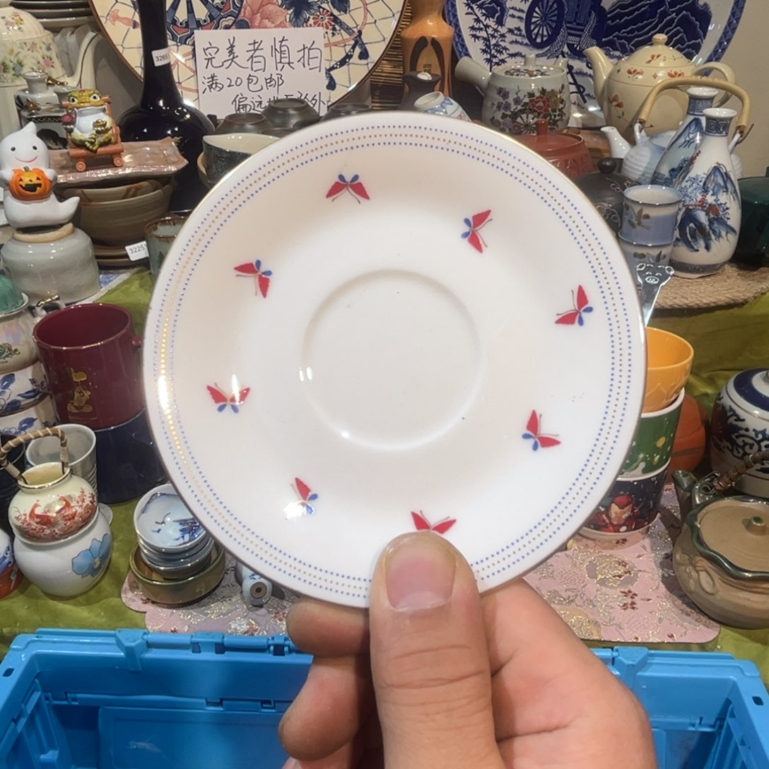 凯****其他散瓷，默认微瑕，完美者慎拍