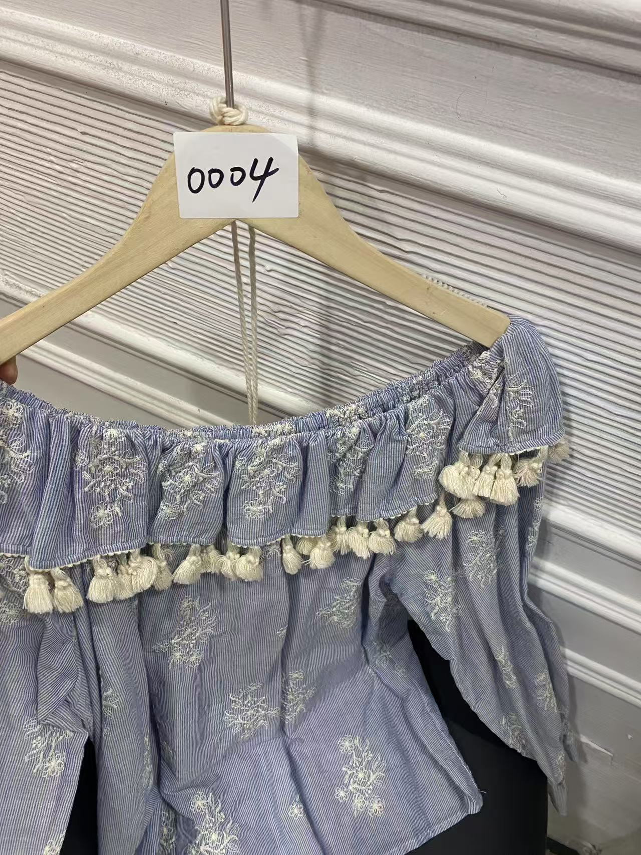 【0004】2025春季新款重工流苏边提花衬衫上衣