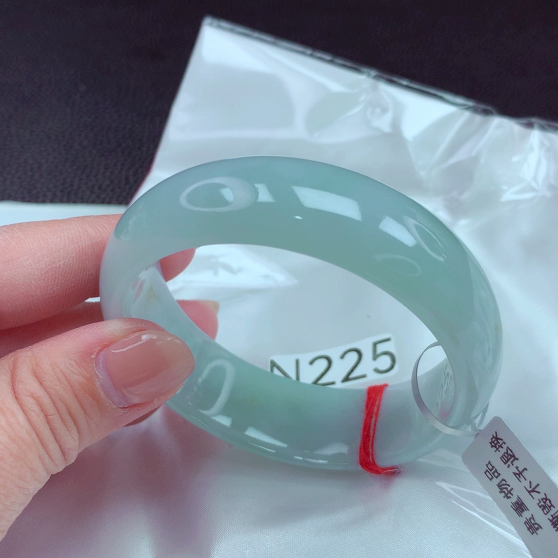 翡翠手镯未镶嵌手镯88