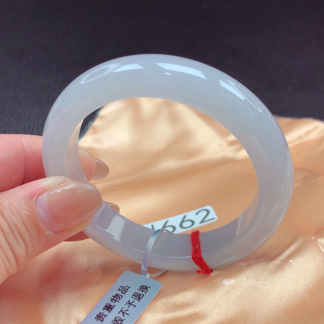 翡翠手镯未镶嵌手镯88