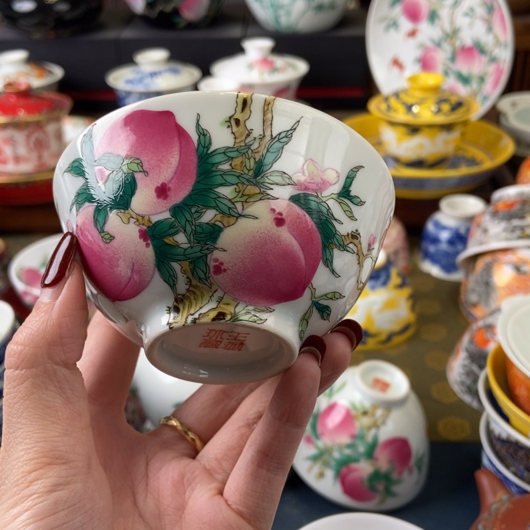 陶瓷艺术家的作品是一种