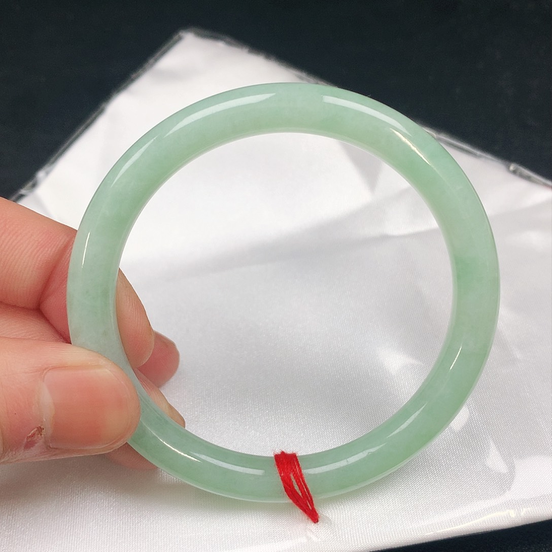 翡翠手镯未镶嵌圈57