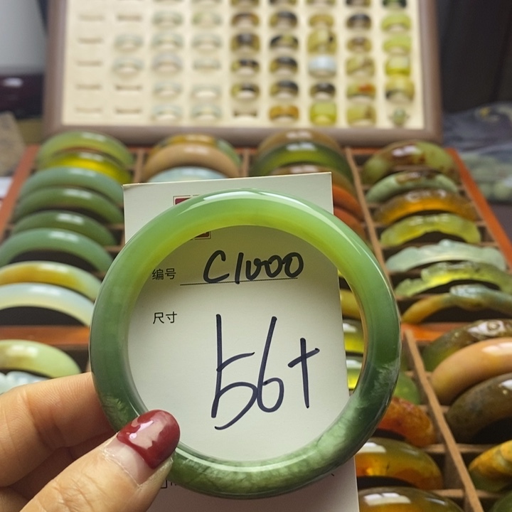 蛇纹石玉手镯未镶嵌