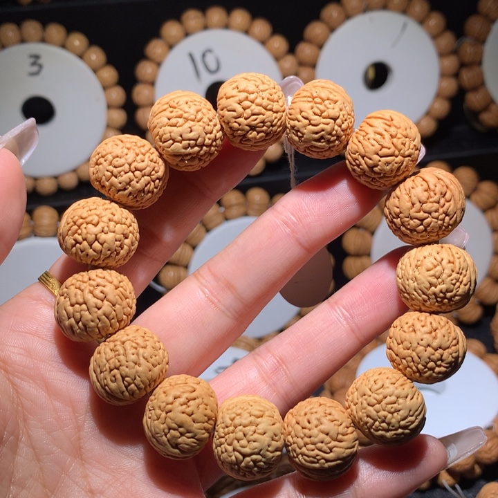 手串桃核虎皮肌肉