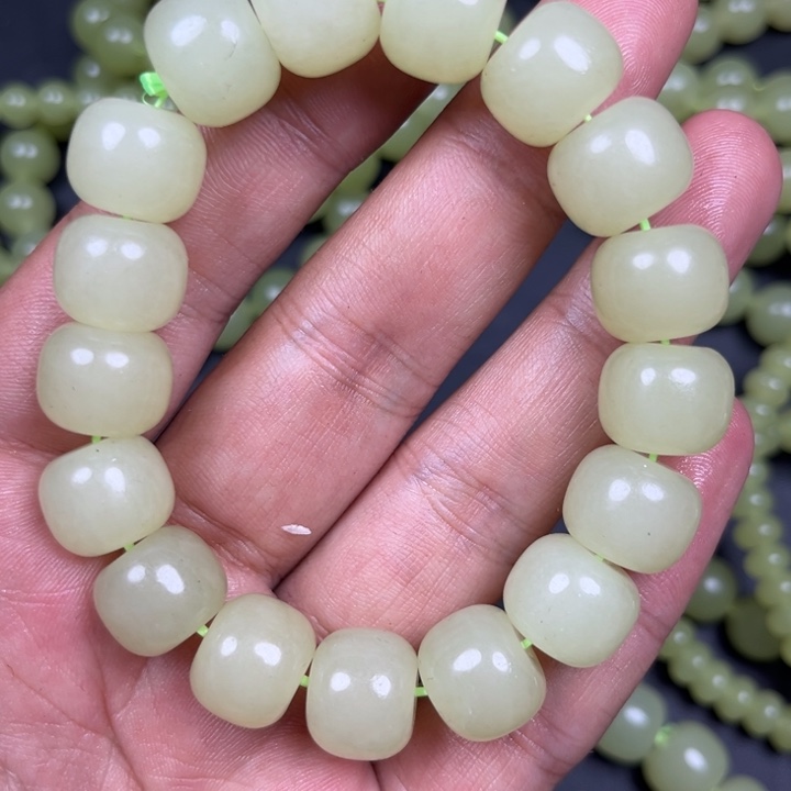 和田玉未镶嵌车挂