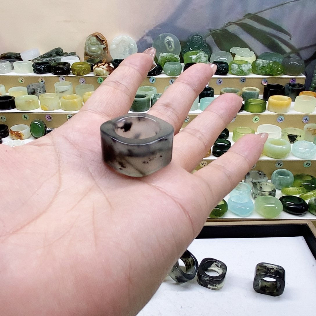 岫玉戒指未镶嵌唯**蚀