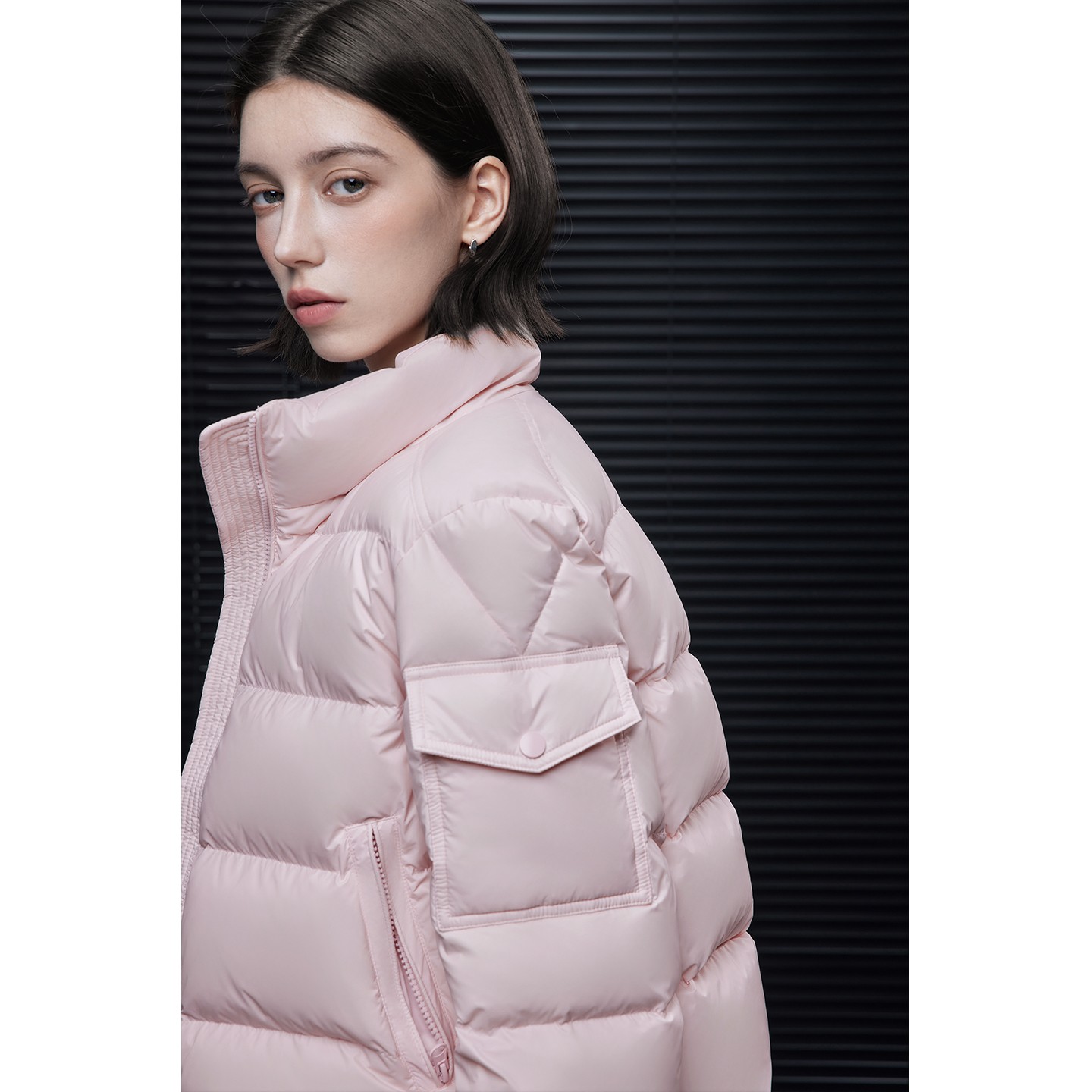 moment粉色短款立领羽绒服外套女2025冬季新款时尚洋气独特漂亮