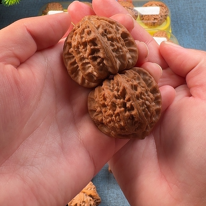 文玩核桃把件全品三角白43