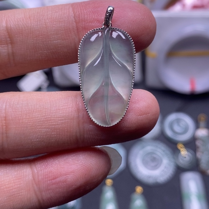 吊坠(不含链)18K金镶嵌翡翠