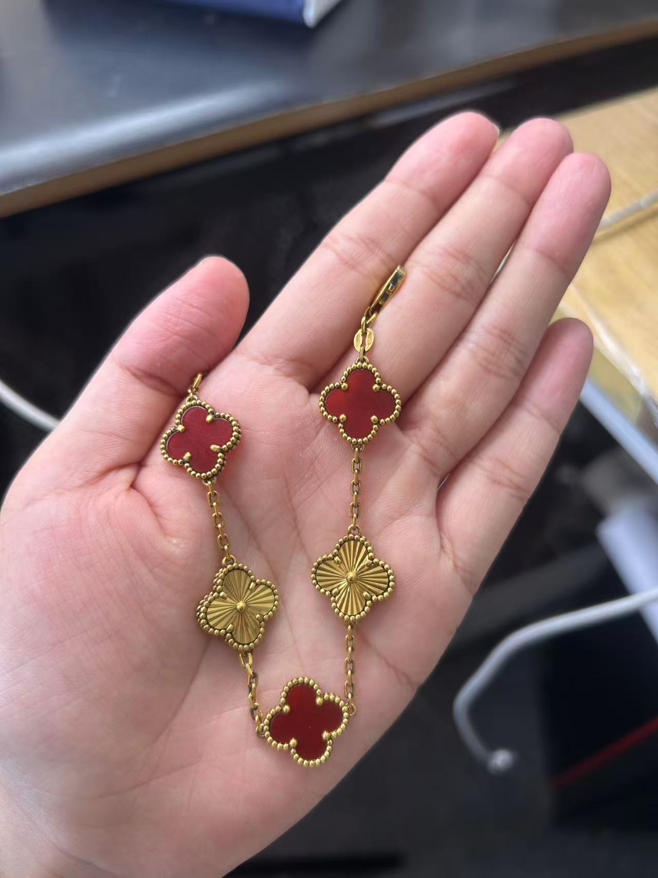 周帝王（定制）电黑金黄金足金复古蓝色四叶草手链时尚气质简约手链