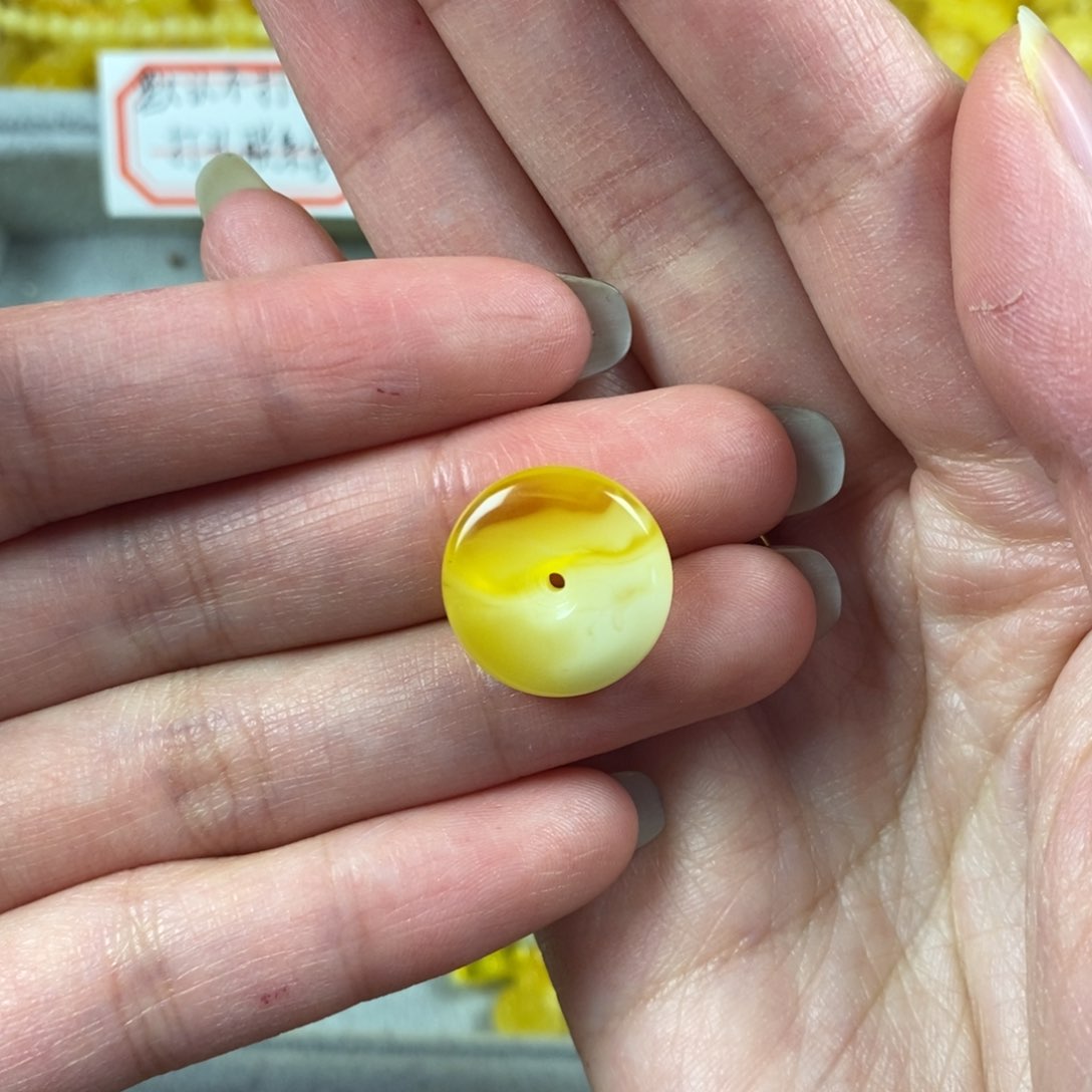 蜜蜡裸石未镶嵌平安扣