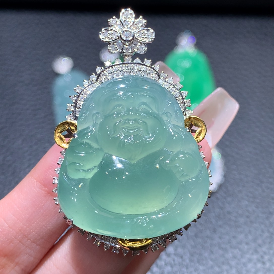 翡翠颈饰18K金镶嵌翡翠