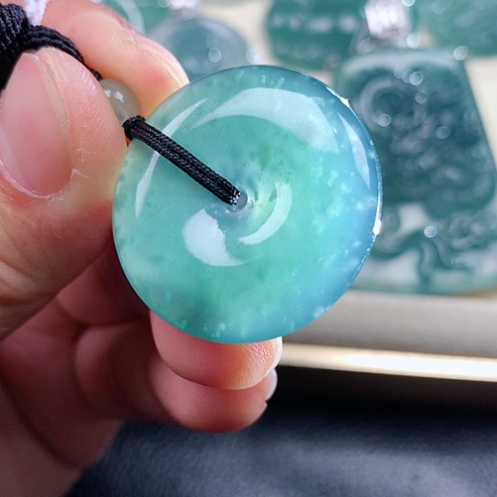 【闪购商品】翡翠颈饰未镶嵌天然翡翠