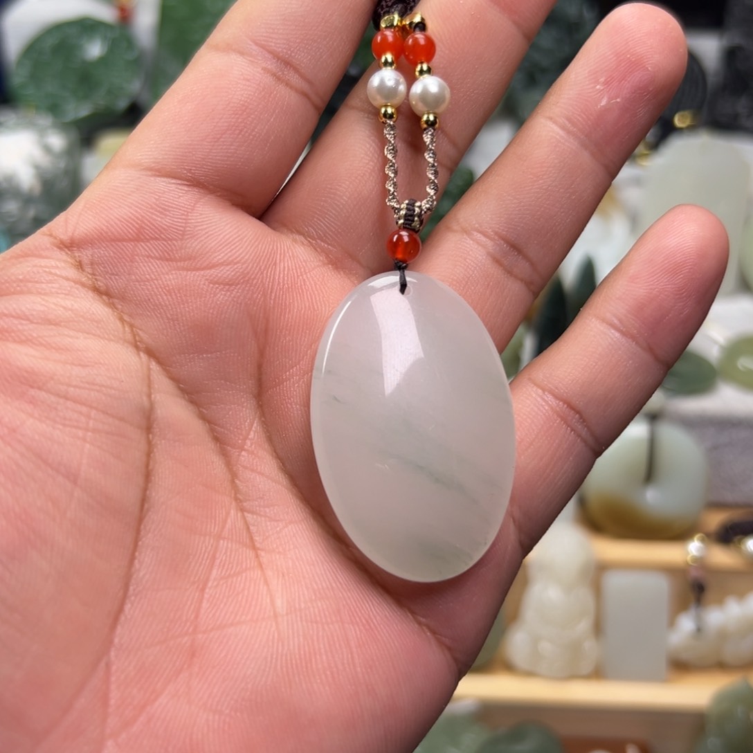 石英质玉（金丝玉）颈饰未镶嵌