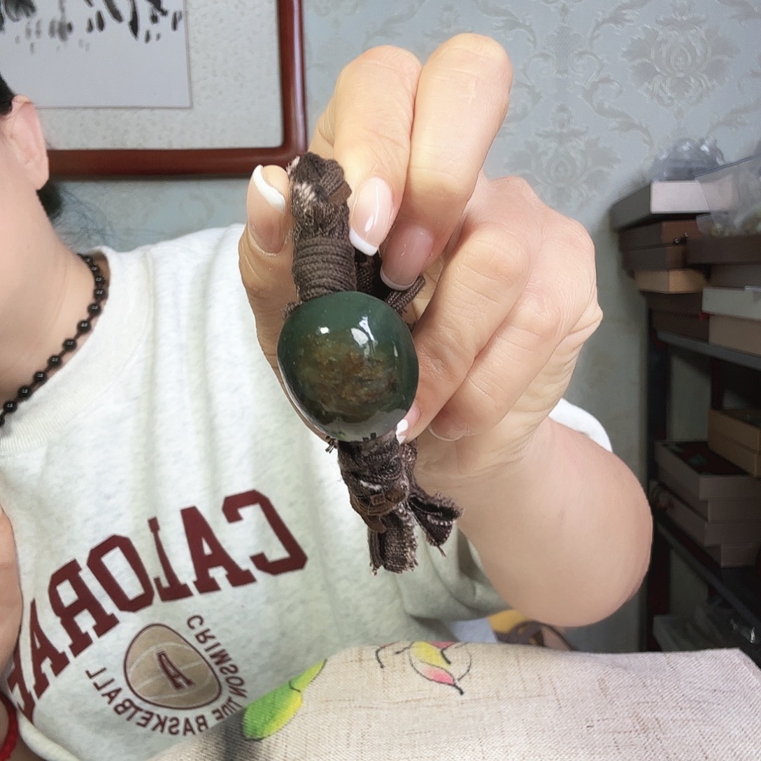 开***恼透闪石-蛇纹石玉未镶嵌手串